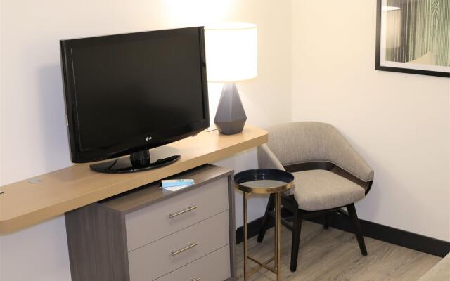 Holiday Inn & Suites St. Cloud by IHG