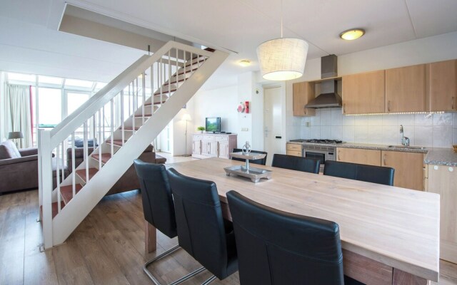 Tidy apartment with dishwasher, close to Amsterdam