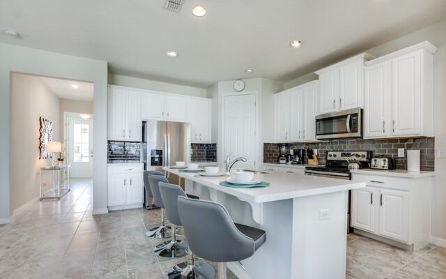 1791 Sawyer Palm Place