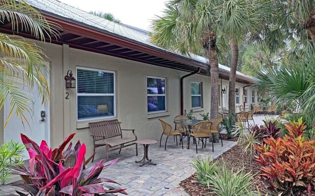 Siesta Heron Suites & Villas