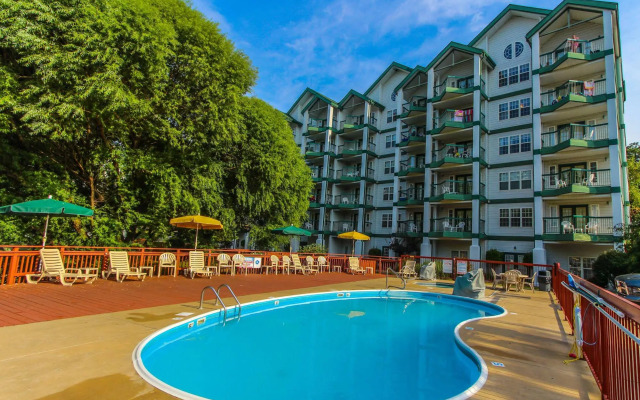 Surrey's Carriage Place Resort