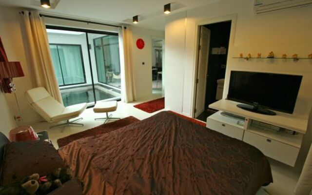 3 Bedroom Private Pool Villa by PPF