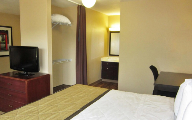 Studio 6 Suites Jacksonville Deerwood Park FL