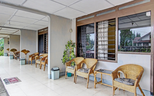 OYO 92534 Fajar Indah Guest House