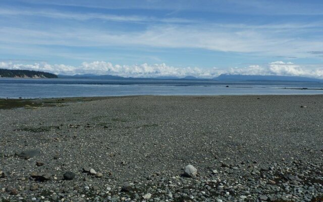 Beachway Vacation Rental and B&B Suites
