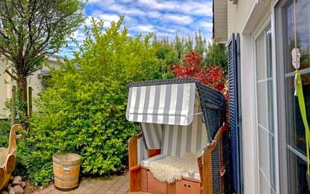 Ferienhaus Klünderberg in Binz - F670 mit Kamin, Terrasse, Strandkorb