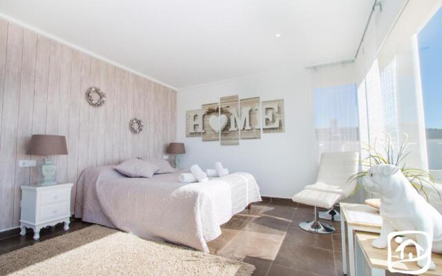 Villa Punta Vista 6 by Abahana Villas