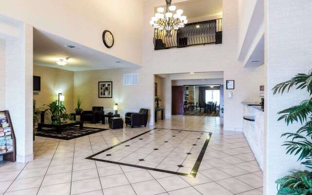 Quality Suites Huntsville Near University