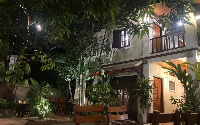 Lao Lu Lodge