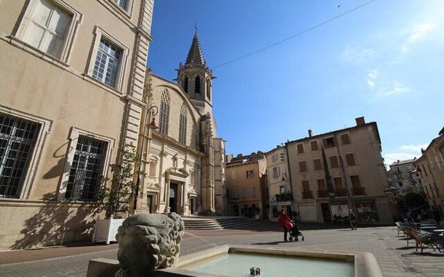 Apartment With 2 Bedrooms in Carpentras, With Enclosed Garden and Wifi