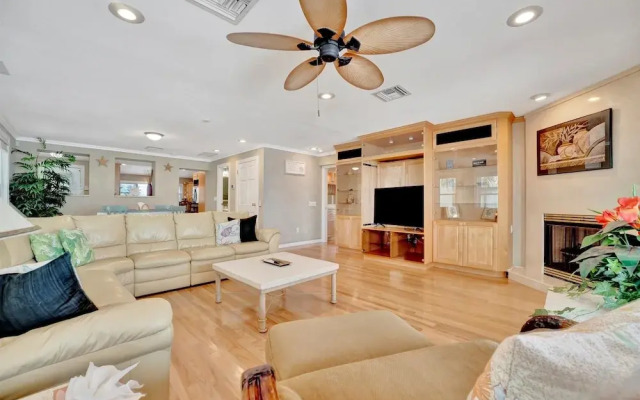 Stones Throw Beachfront Luxury Suites