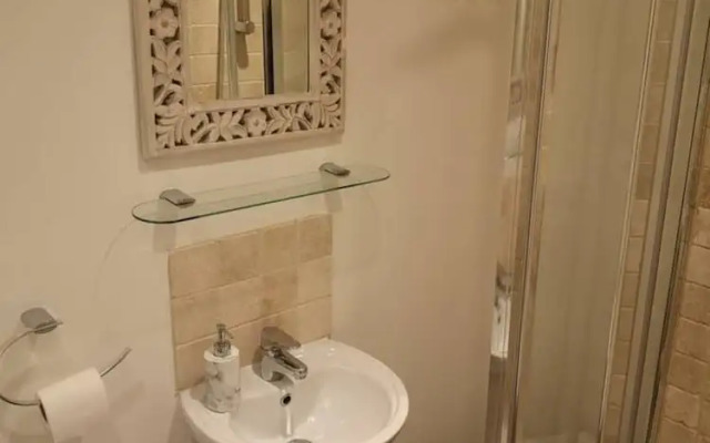 Townhouse in Clifton Village - R&R Guesthouse 3