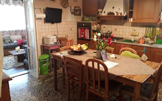 Room in Guest Room - Valle Degli Ulivi - Liguria, Italia