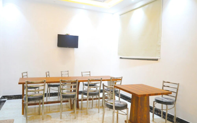 Hotel Ishaan Palace Near IGI Delhi Airport