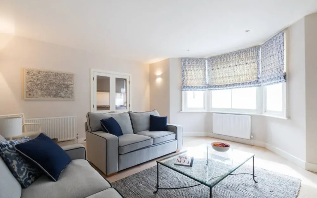 Beautiful Brook Green 2 bed Flat, Close to Tube