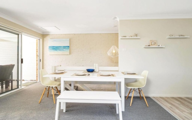 Enjoy Your Box Seat on Orion Beach and Jervis Bay – Guest Rooms – Vincentia
