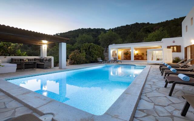 Villa in Ibiza Town, sleeps 12/14 - Can Monte