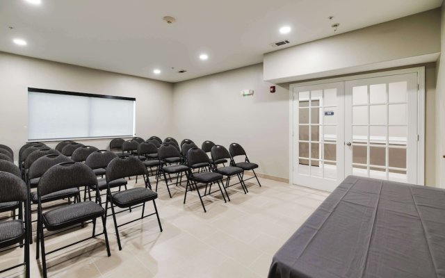 SureStay Studio by Best Western Conroe Downtown