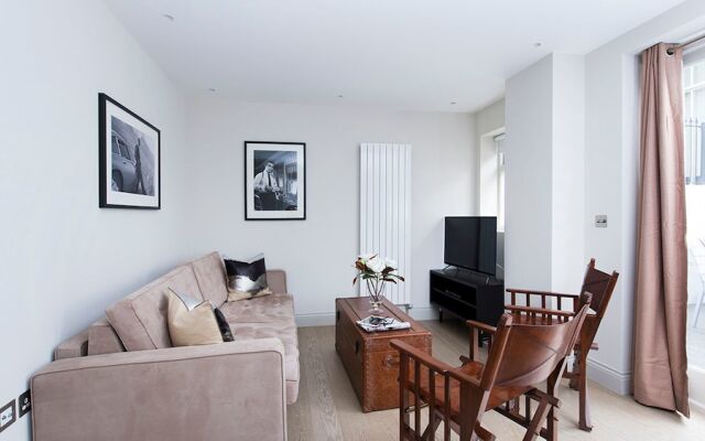 Lovely 2BR flat in West London