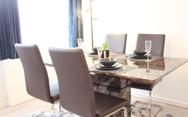 6guests-parking-nearstansted-accessible