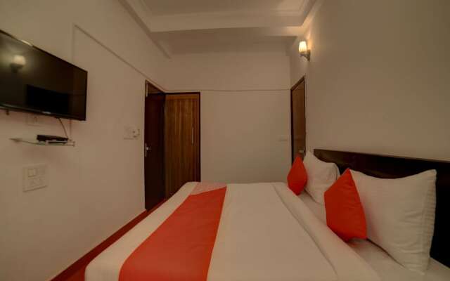 Oyo Flagship 30552 Sector 53