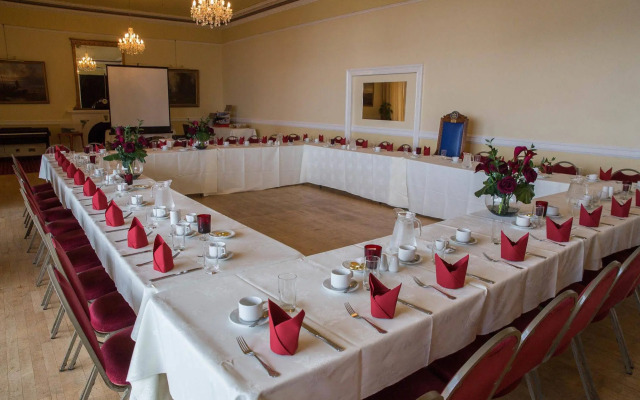 The Queens Hotel