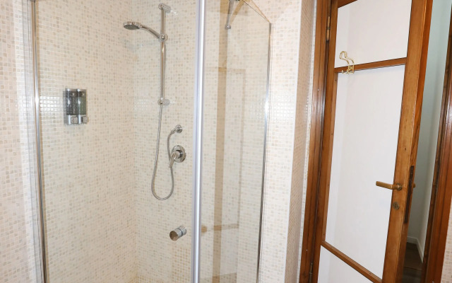 Unique Luxury Apartment and Rooms