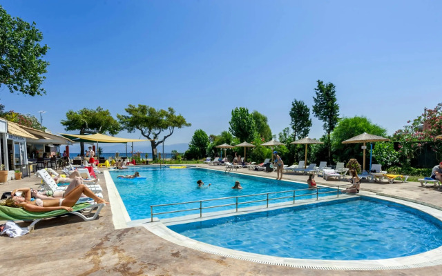 Koulouris Beach Hotel