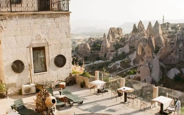 Hermes Cave Hotel