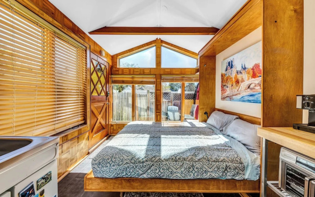 Snuggle Inn A Romantic Couples Retreat!