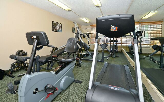 Hotel Red Rose by Townhouse Covington I-64