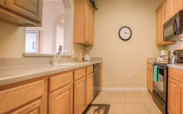 Top-floor Condo, Near Universal &convention Ctr