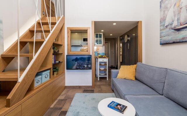 Amazing Apartment in Gajac With 2 Bedrooms and Wifi