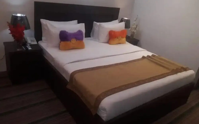 Dimond Hotel