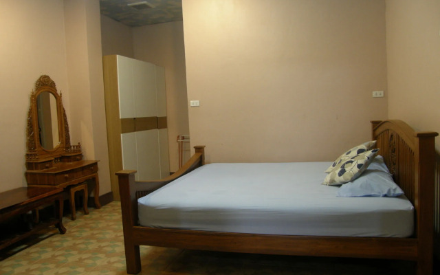 Anchana House by Zuzu