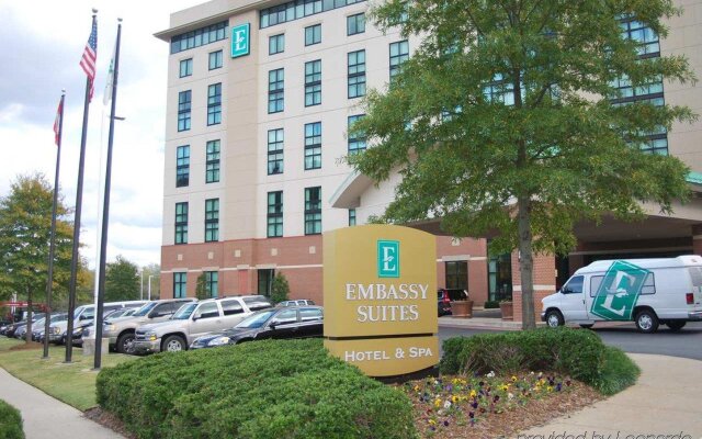 Embassy Suites by Hilton Hot Springs Hotel & Spa