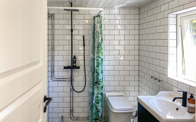 Beautiful Home in Fjällbacka With Wifi and 3 Bedrooms