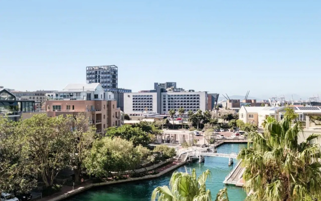 Escape to Exquisite Ellesmere 401