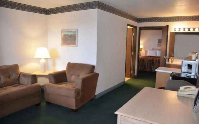 Navajoland Inn