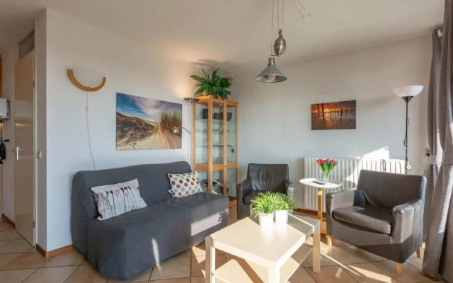 Holiday Apartment Opposite the Beach