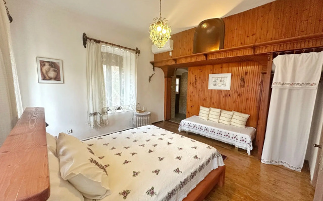 Saklı Konak