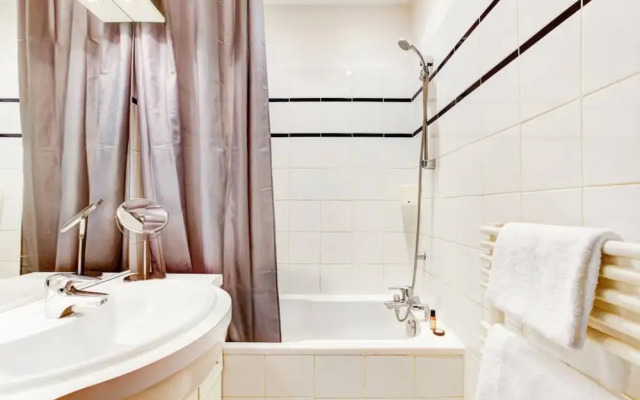 1 Bedroom Apartment in 11th Arrondissement Paris