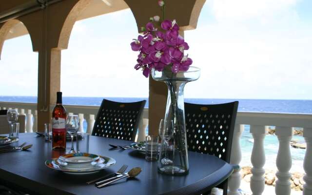 Sea-view Apartment in Mambo Beach Near Seaaquarium