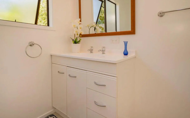 The Olive Grove Retreat - Matarangi Holiday Unit