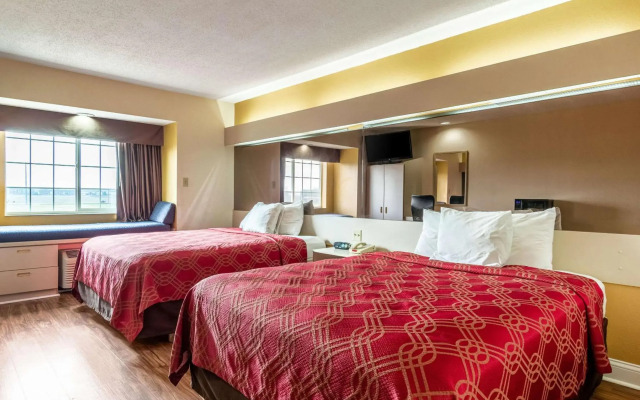 Econo Lodge Inn & Suites Evansville