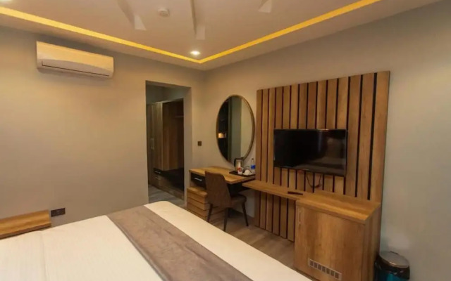 Brain B Hotel and Suites