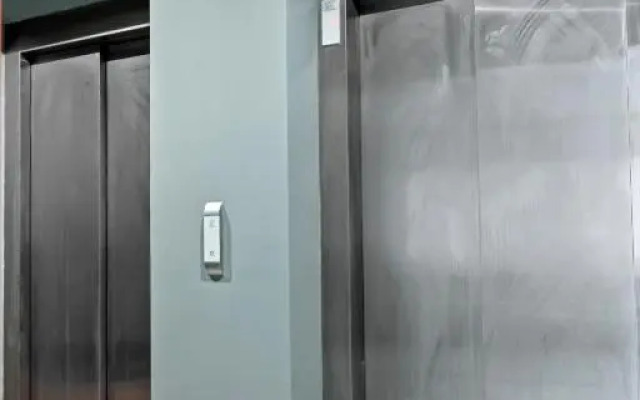 One88 Apartments Plus - Brand New Premium King Studio