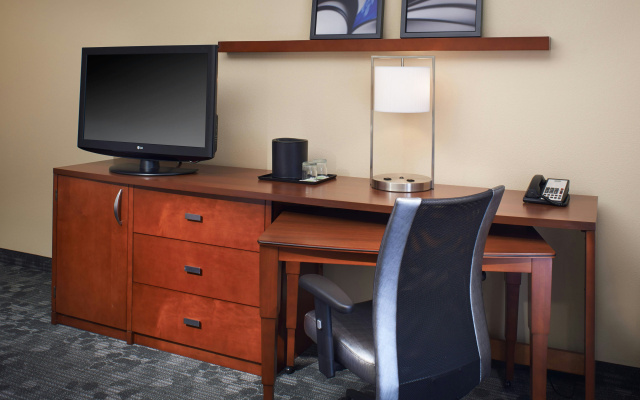 Courtyard by Marriott Rockford