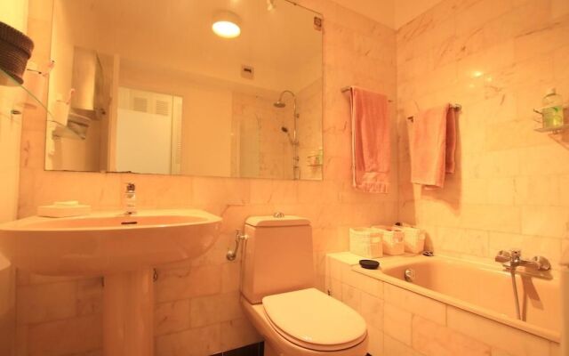 Happy Few Lescale Studio