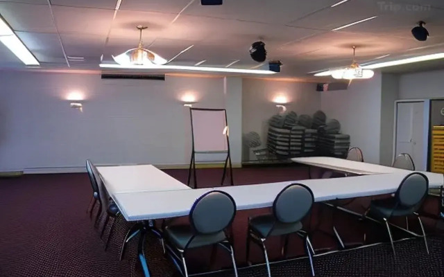 Canadas Best Value Inn and Suites Woodstock